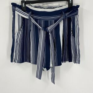 Hot Kisses Juniors Striped Pull On Shorts with Belt size 13